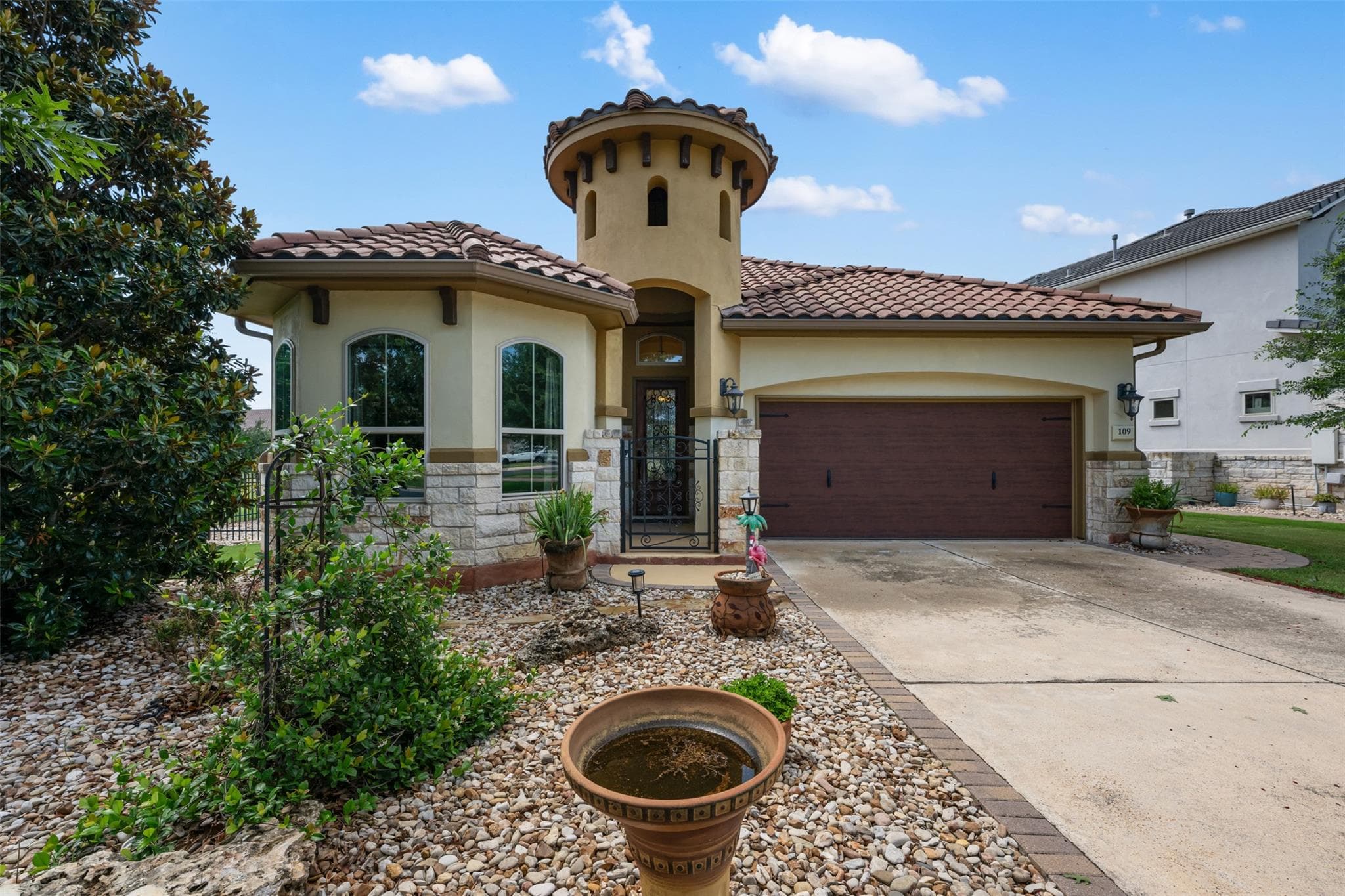 109 Limestone Dr