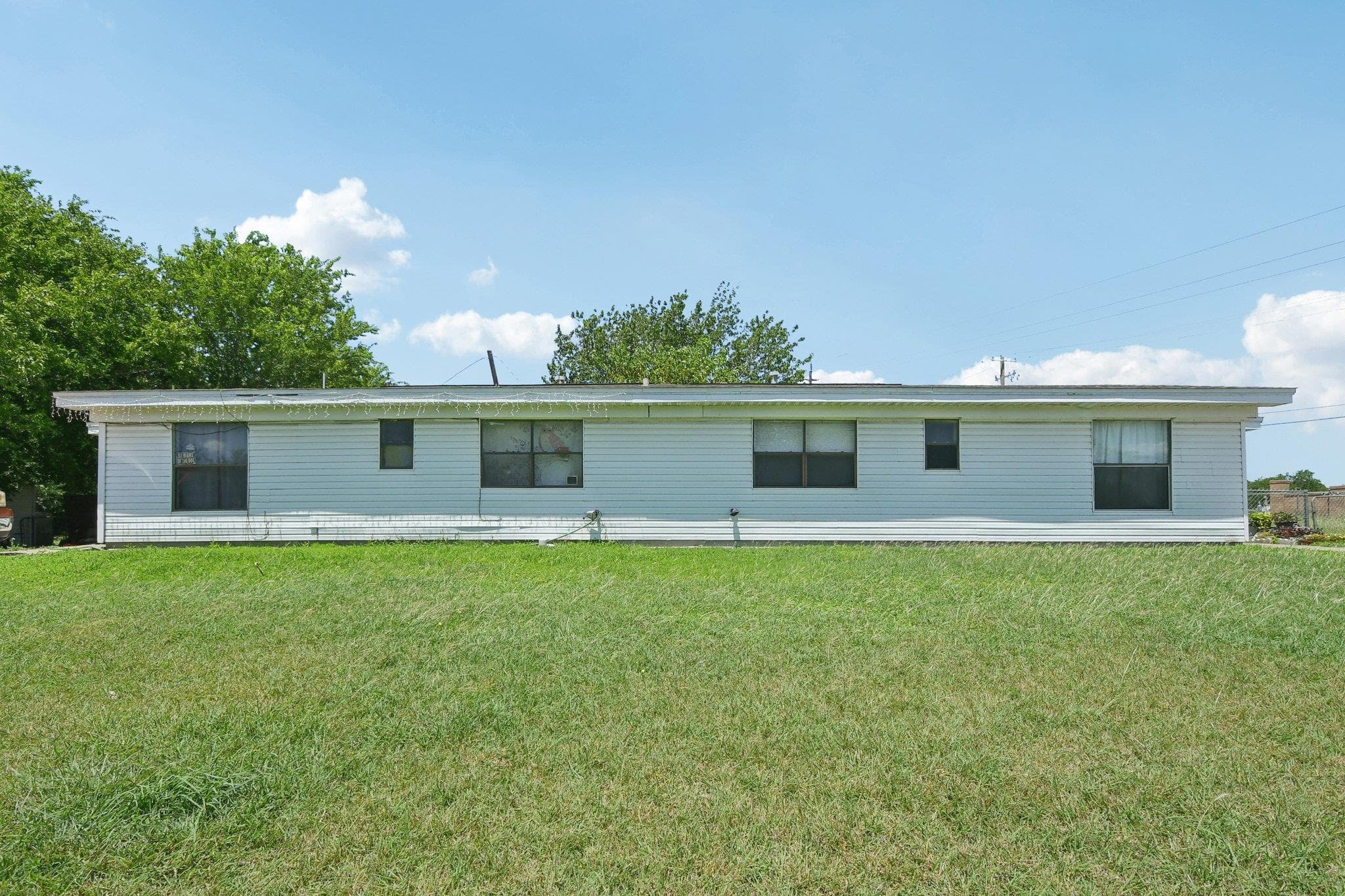 525 Lenora Dr