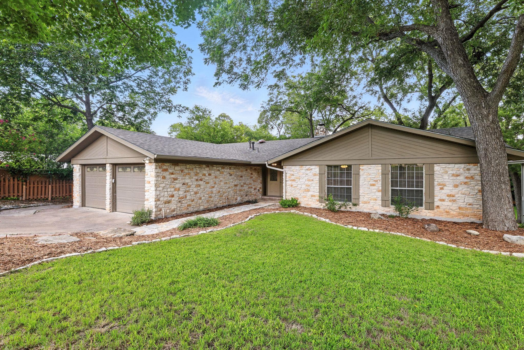 11915 River Oaks Trl