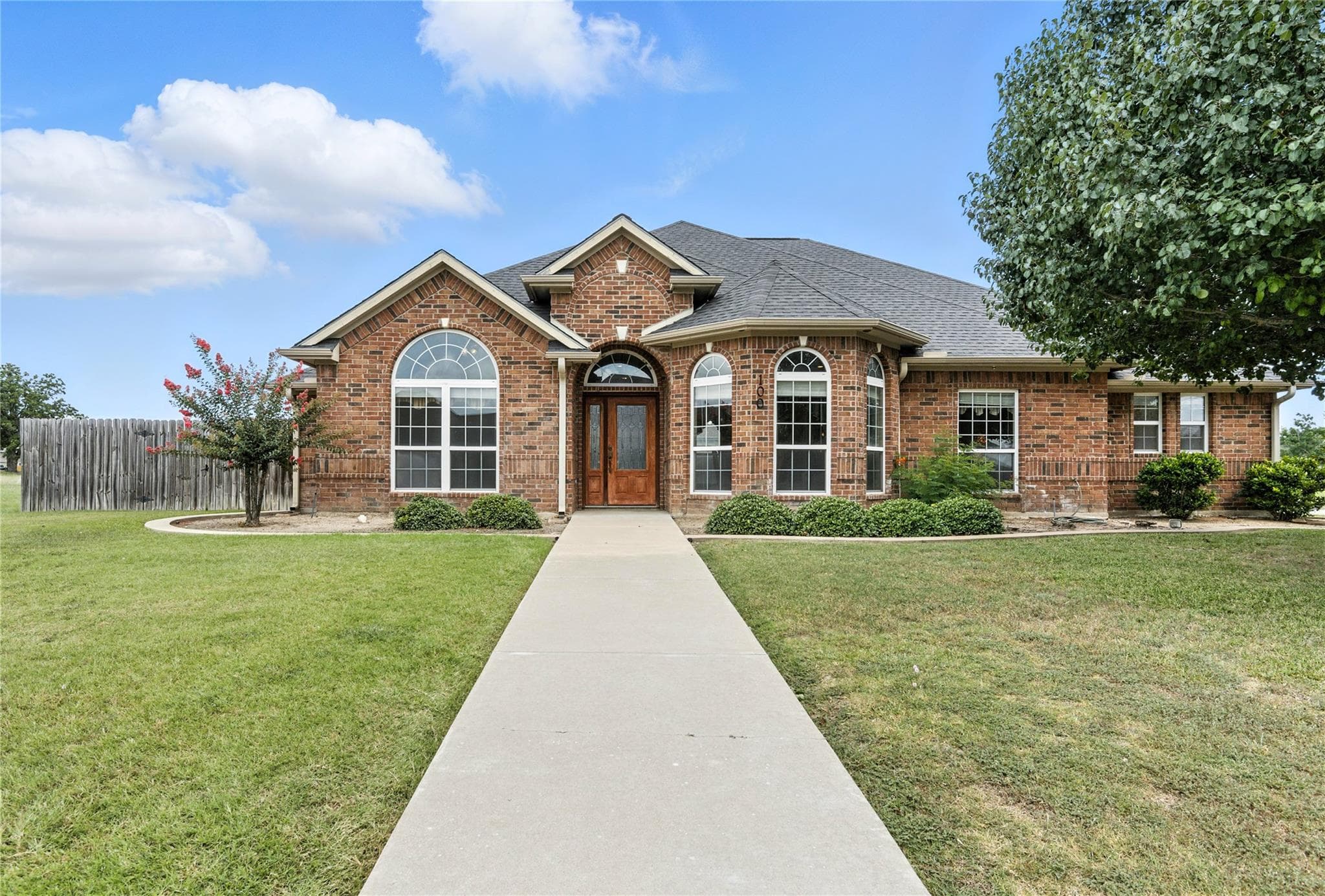 100 Davis Ct