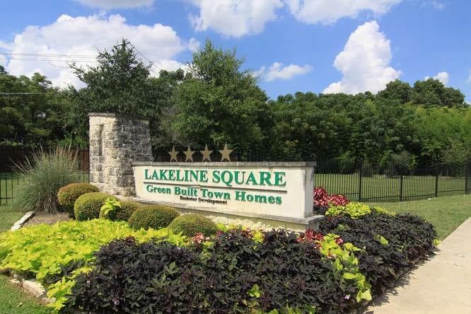 13420 Lyndhurst St #401, 408, 303