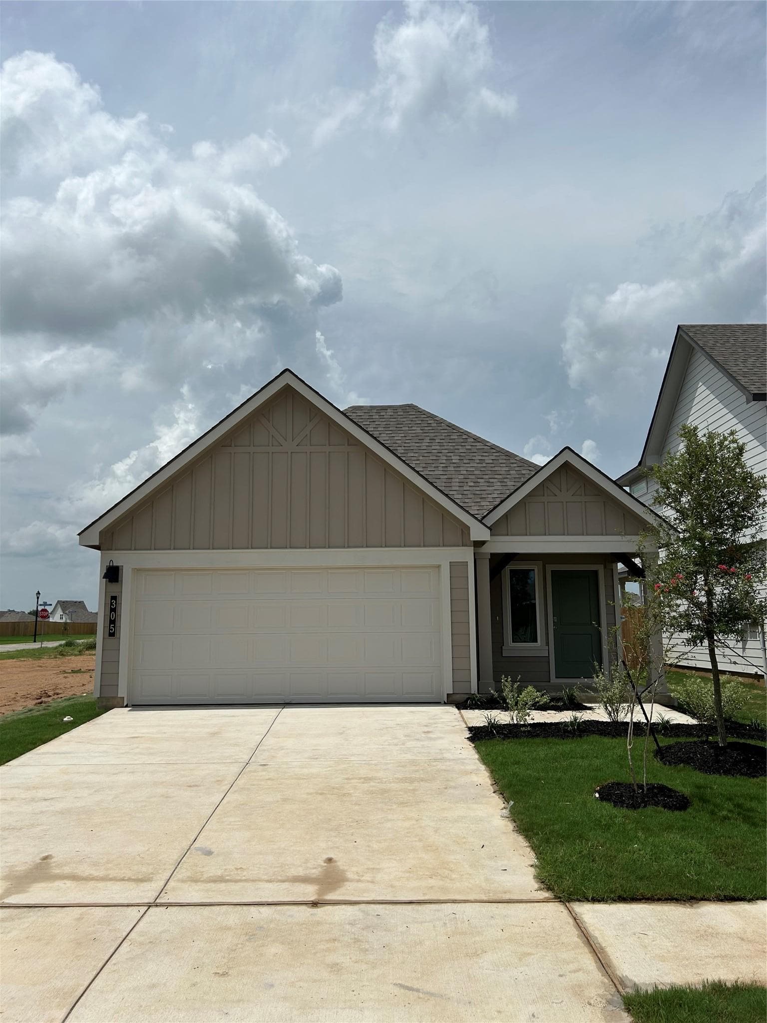 305 Randall Pl