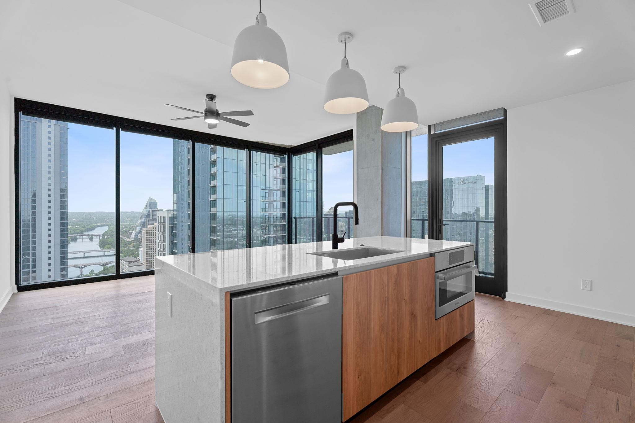 84 East Ave #3401