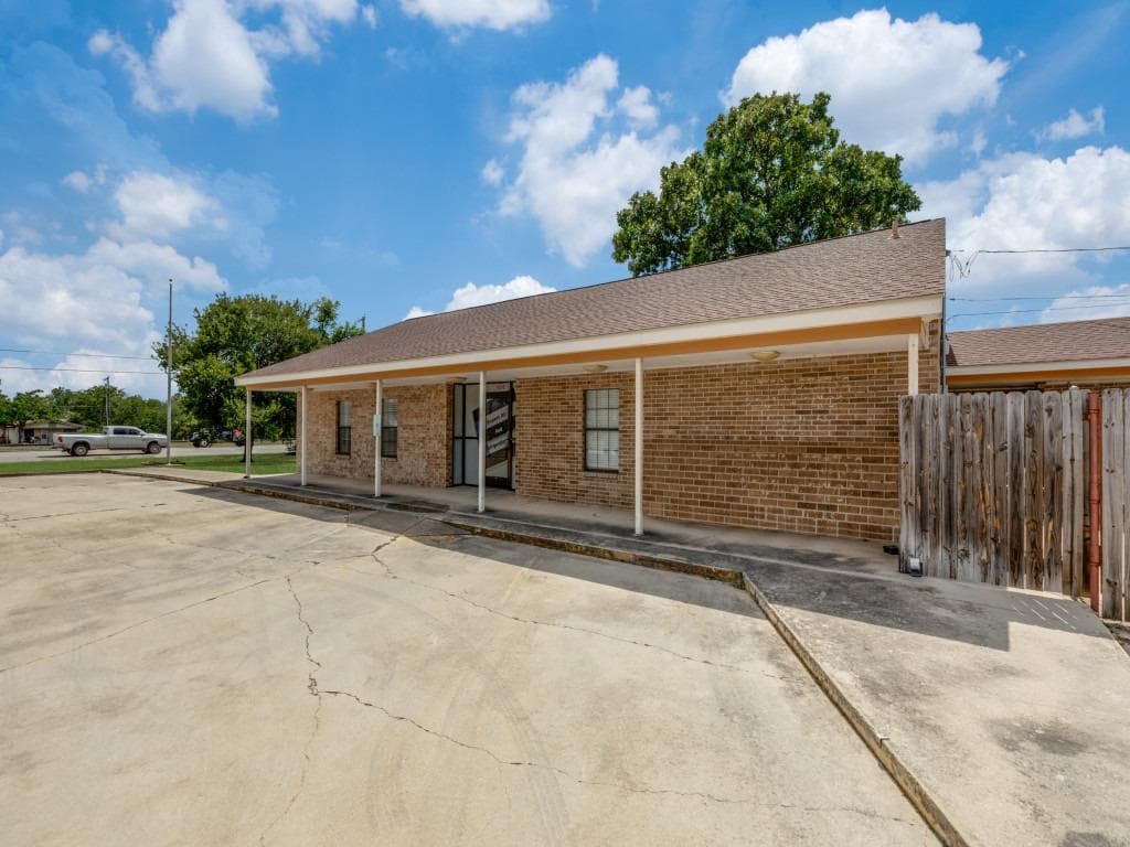 101 N Anthony St