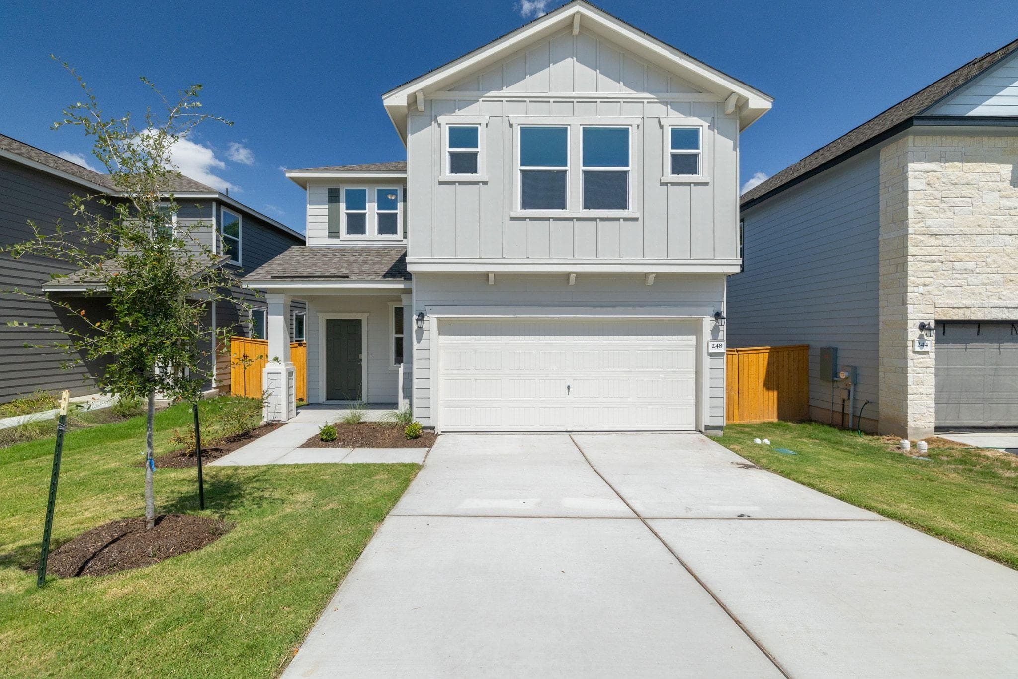 248 Feathers St