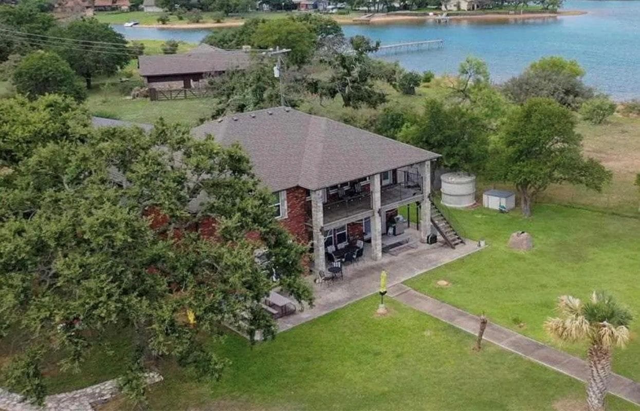 210 Lariat Lane None