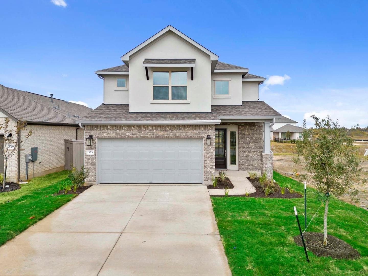 533 Bloomington Loop