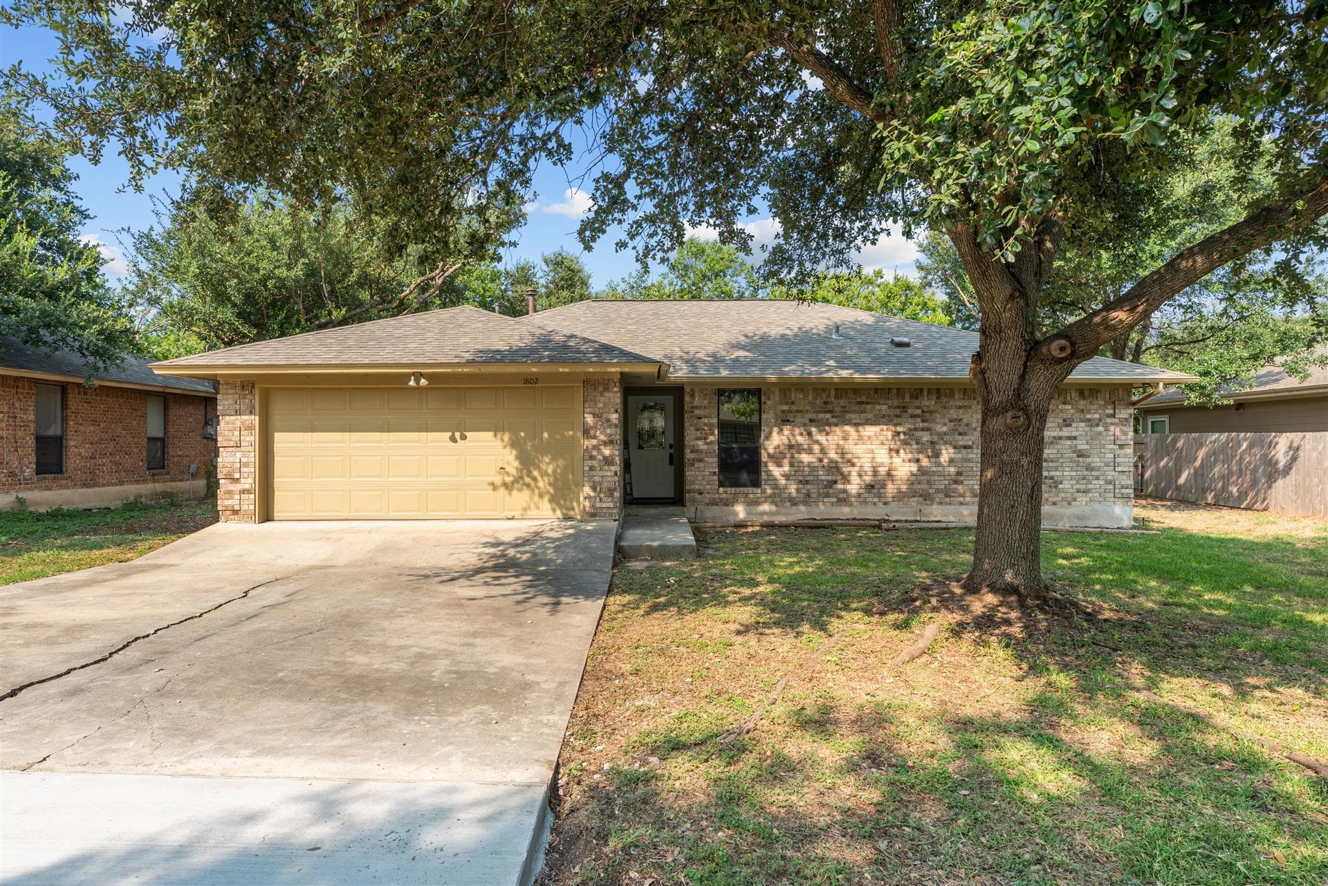 1802 Dixie Ln