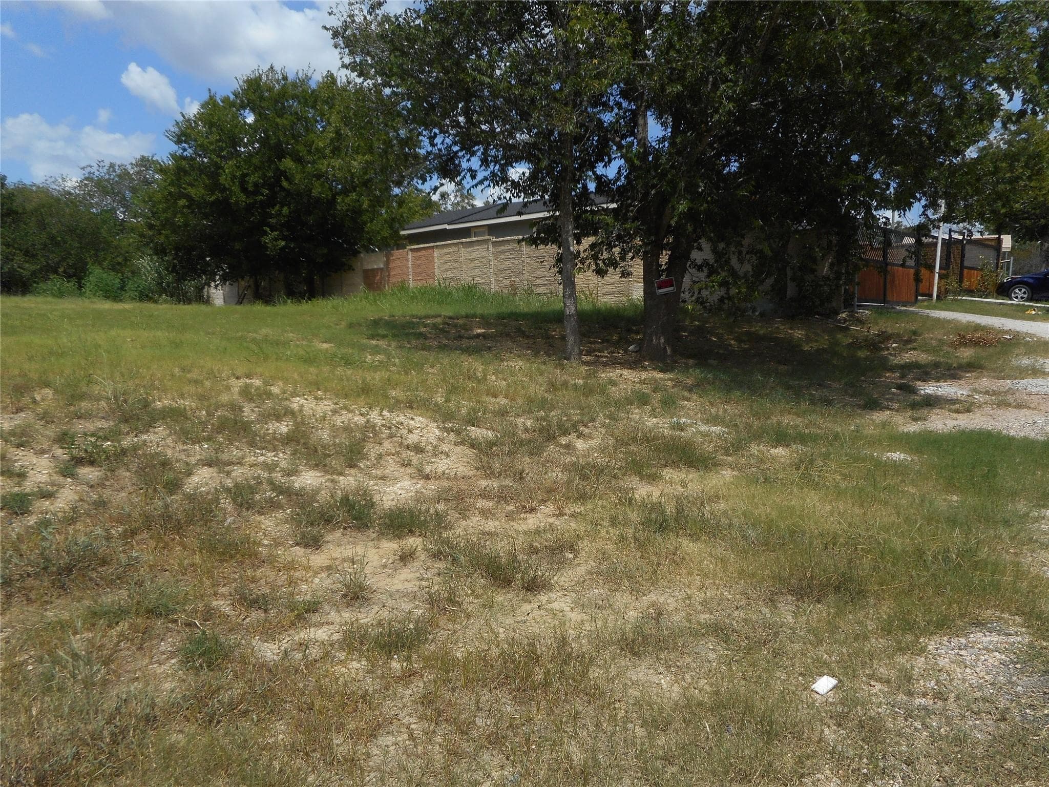 808 W Maple St