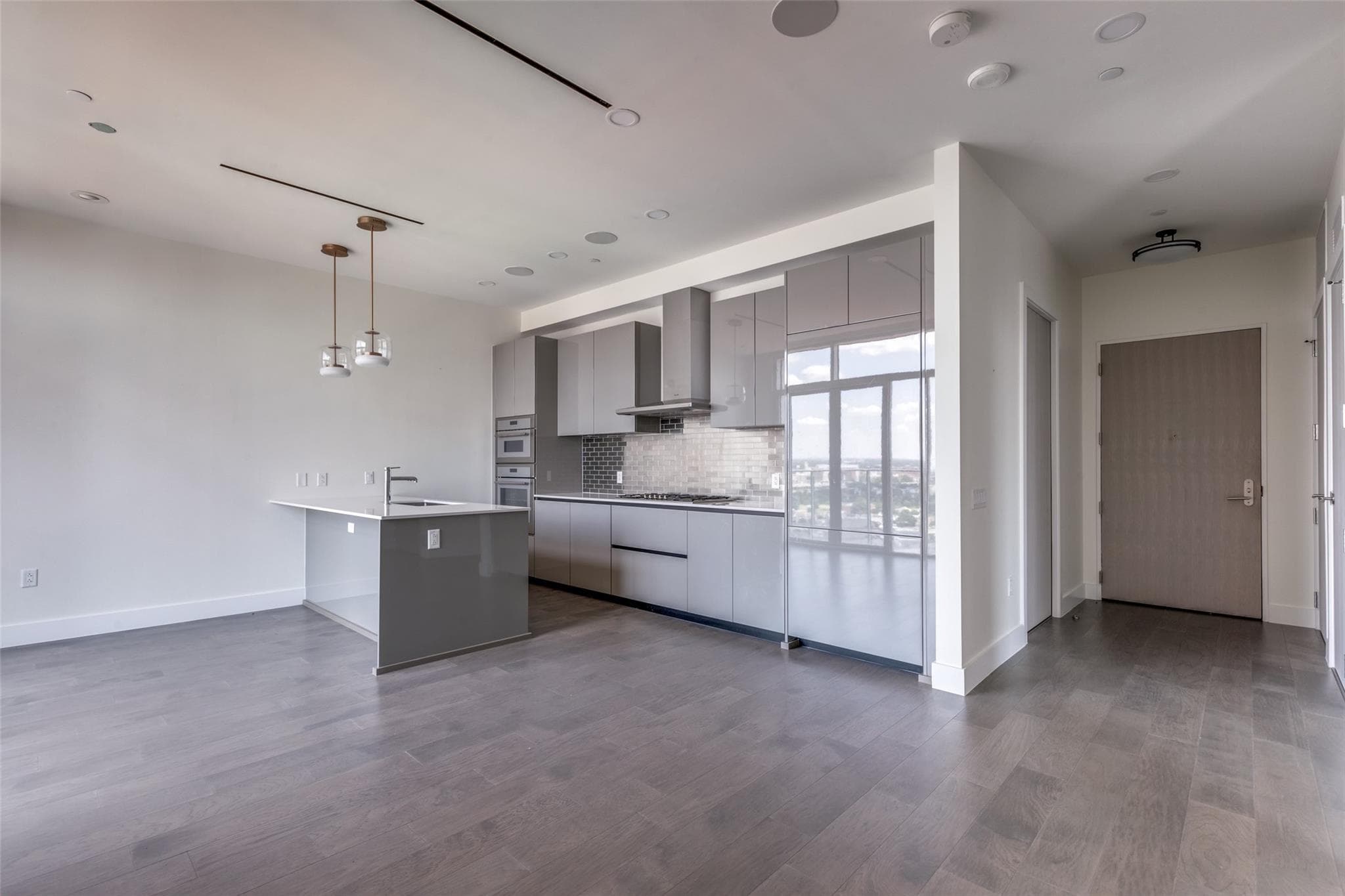 123 Lexington Ave #1408