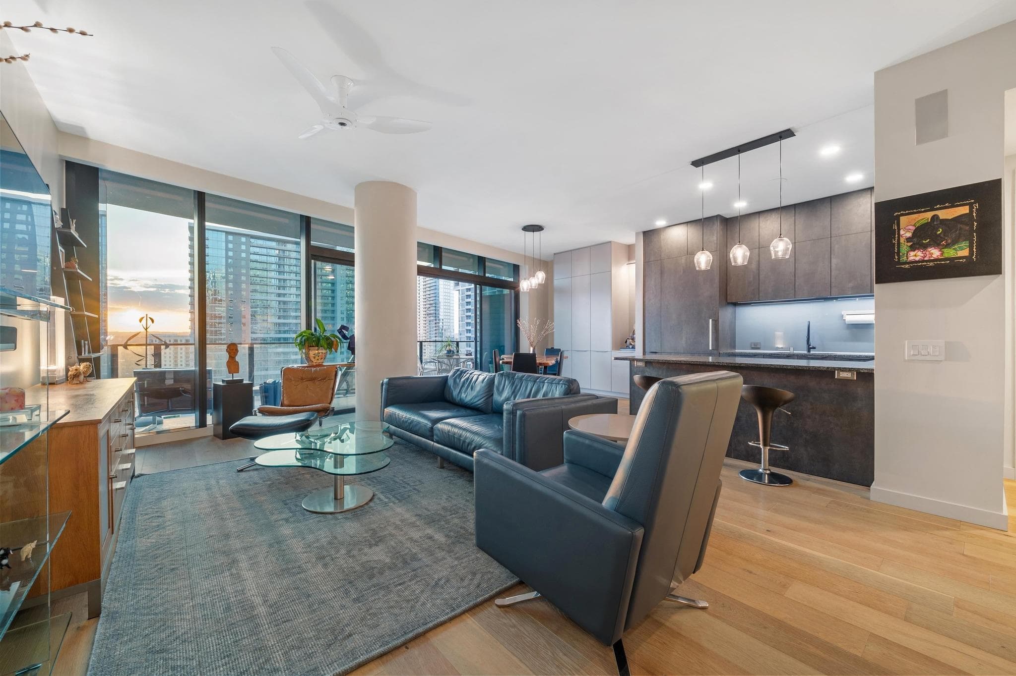 202 Nueces St #1607