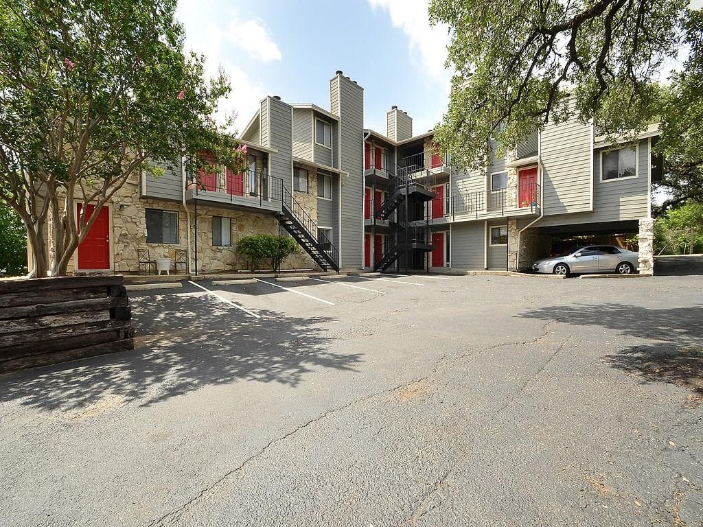 9079 Jollyville Rd #303