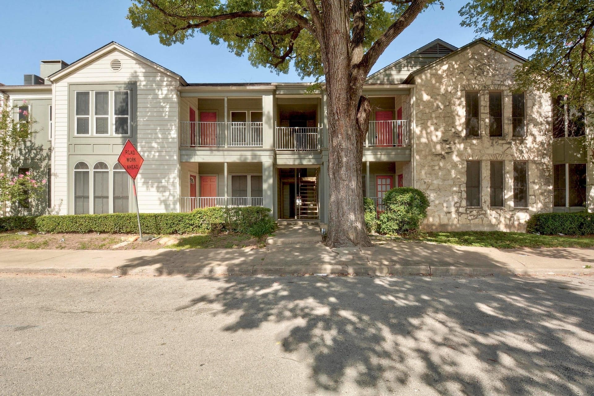 2529 Rio Grande St #12