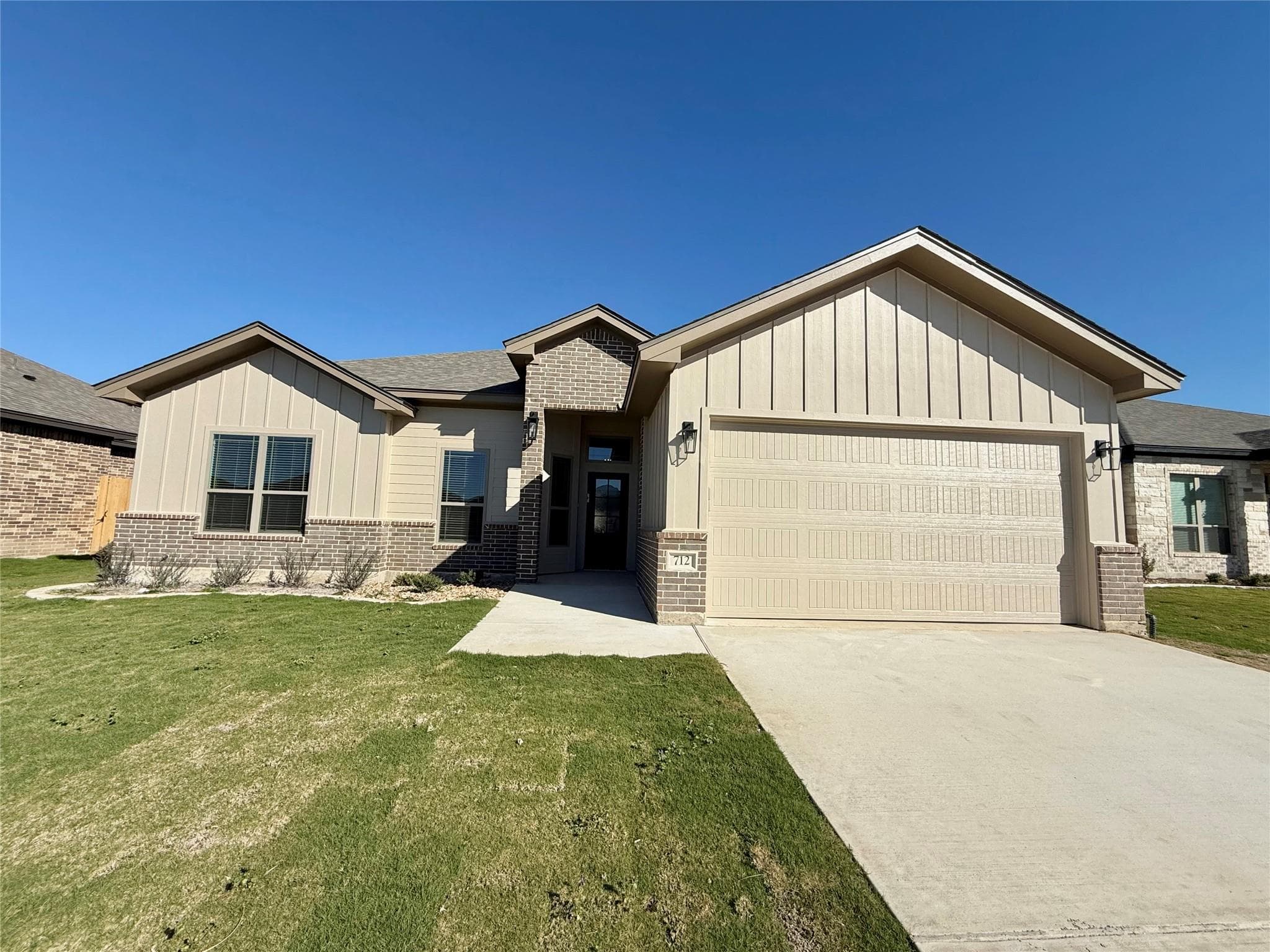 712 Eagle Claw Dr