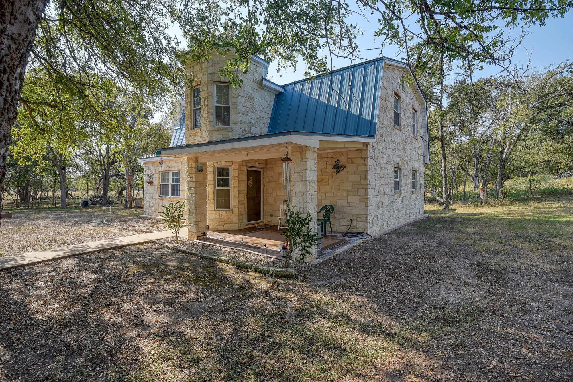 165 Thousand Oaks Dr