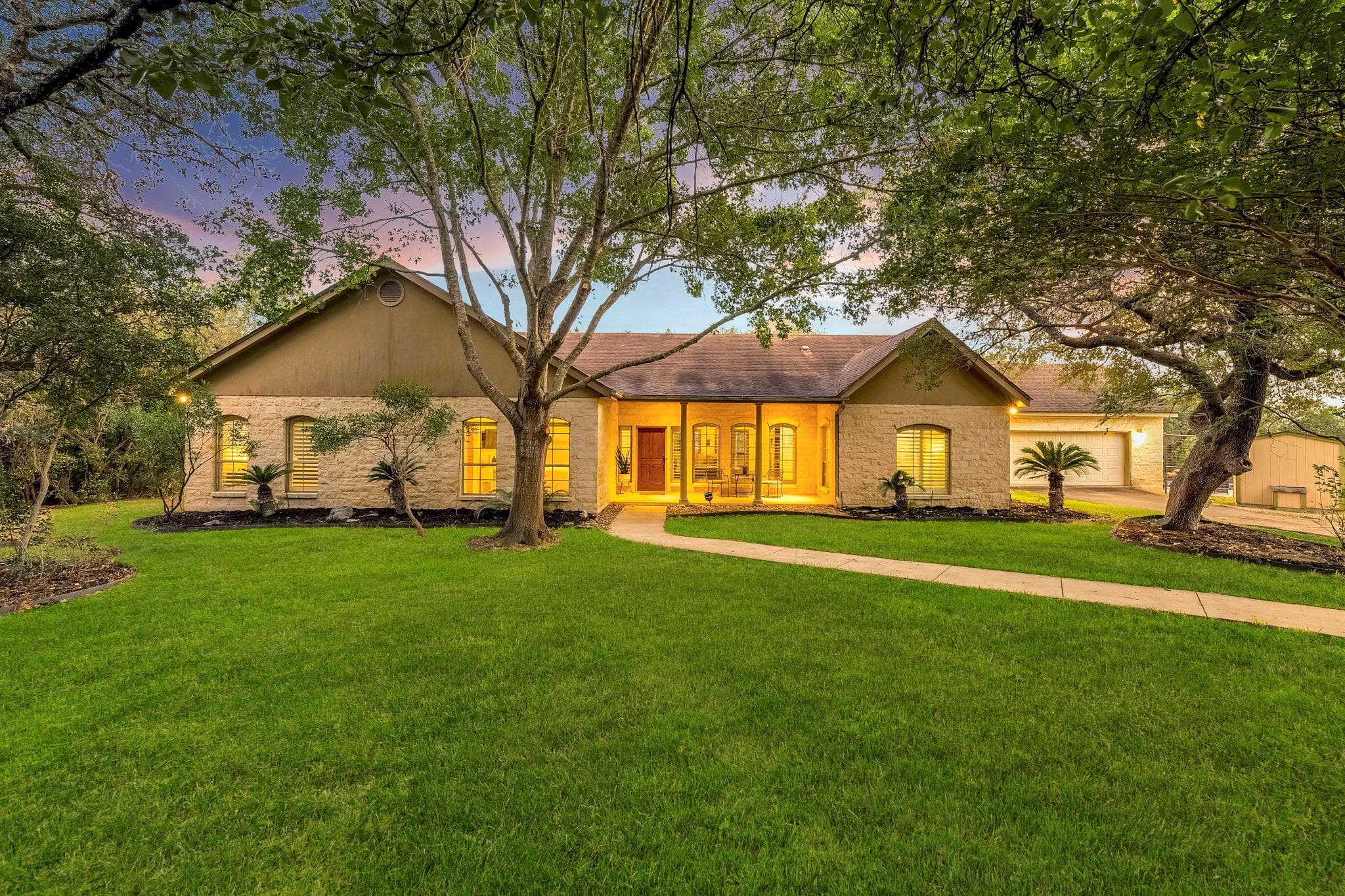 810 Bluff Ridge Ct