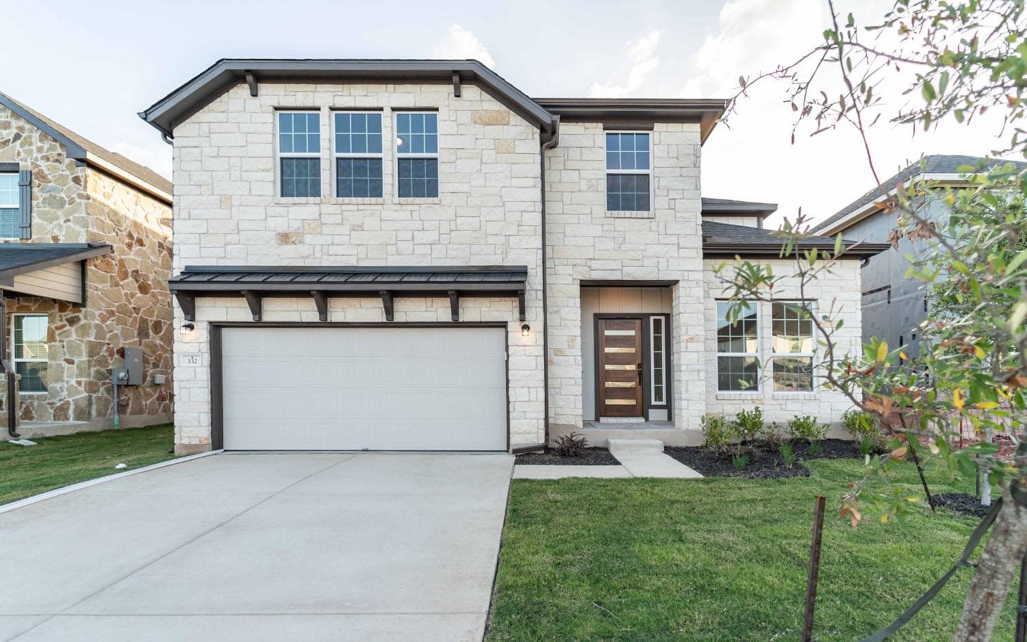 332 Hollister Dr