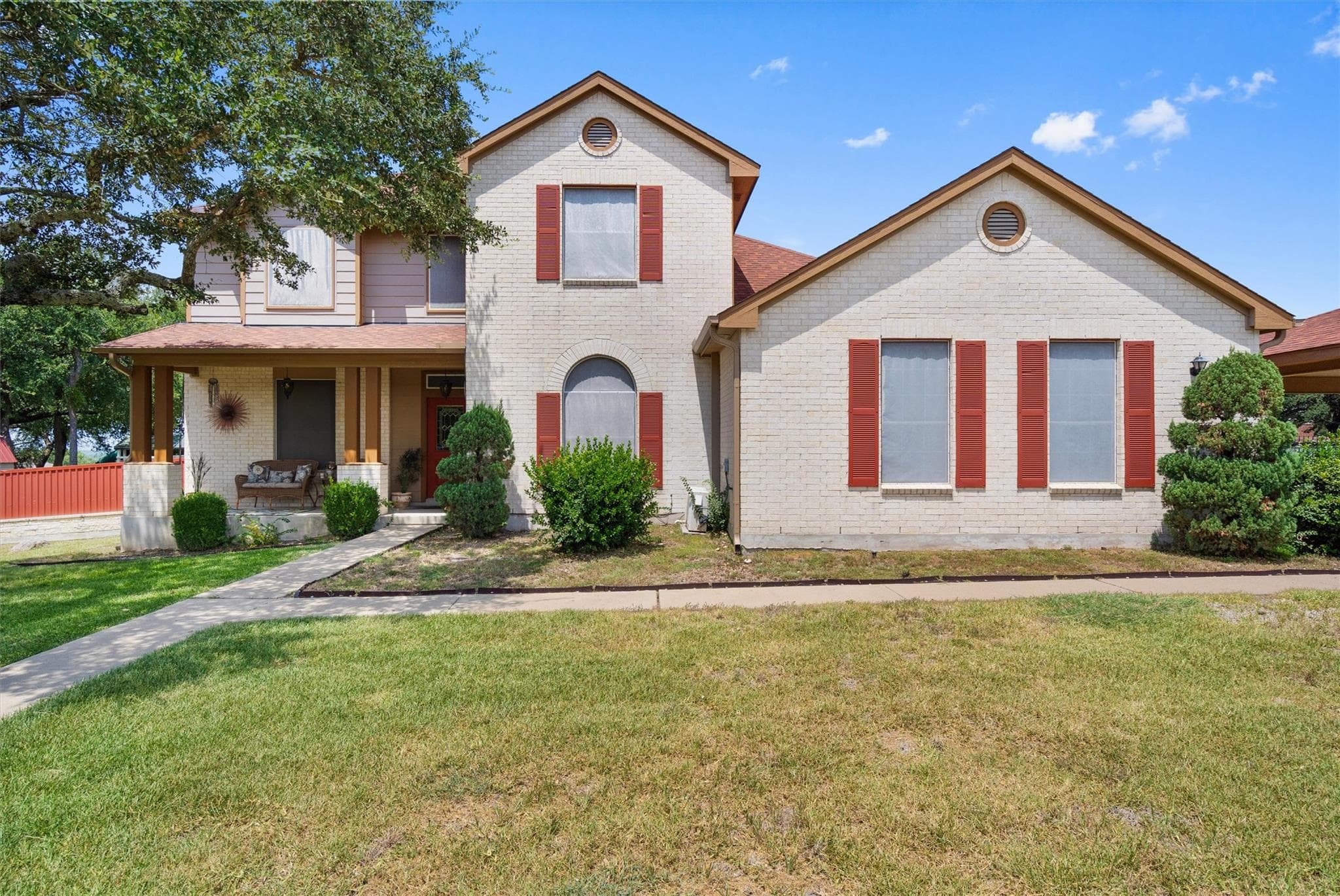 570 Crossland Dr