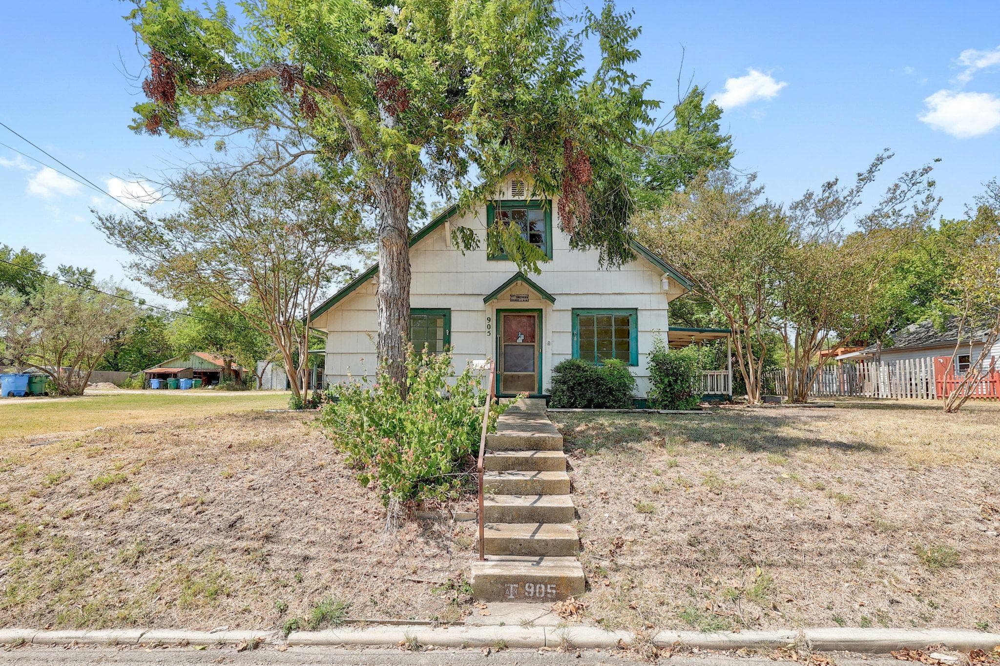 905 Kimbro St