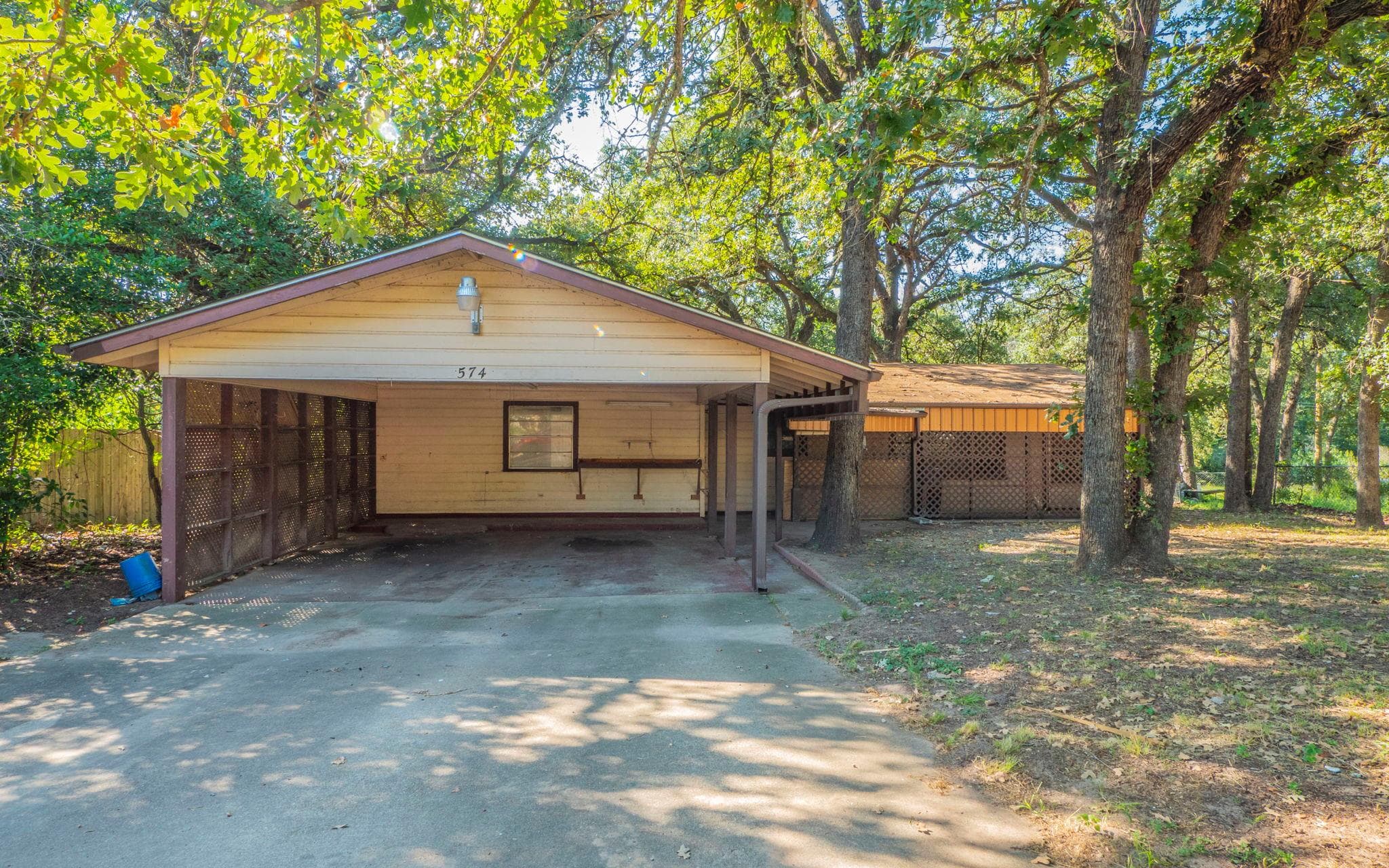 574 Oaklawn Dr