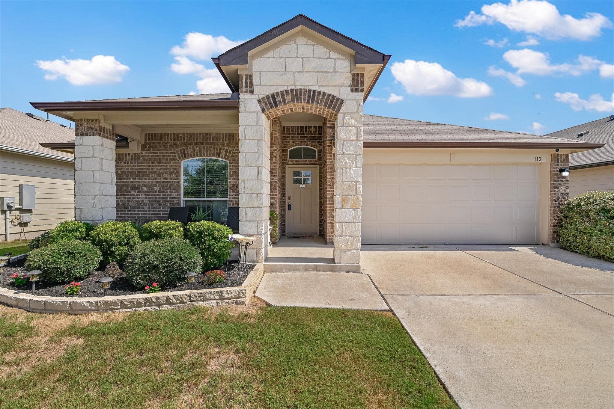 112 Groves Ln