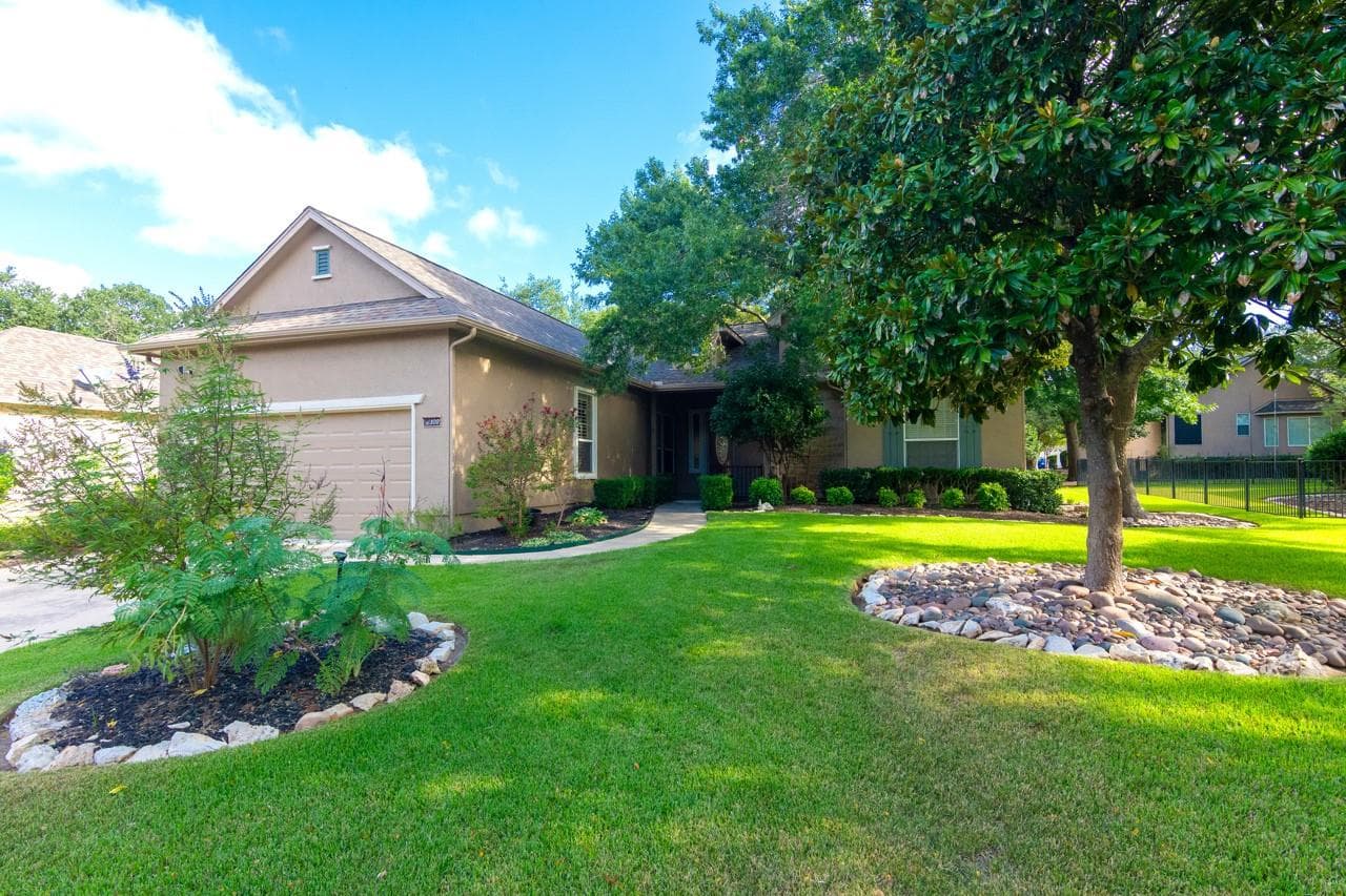 102 Harness Ln
