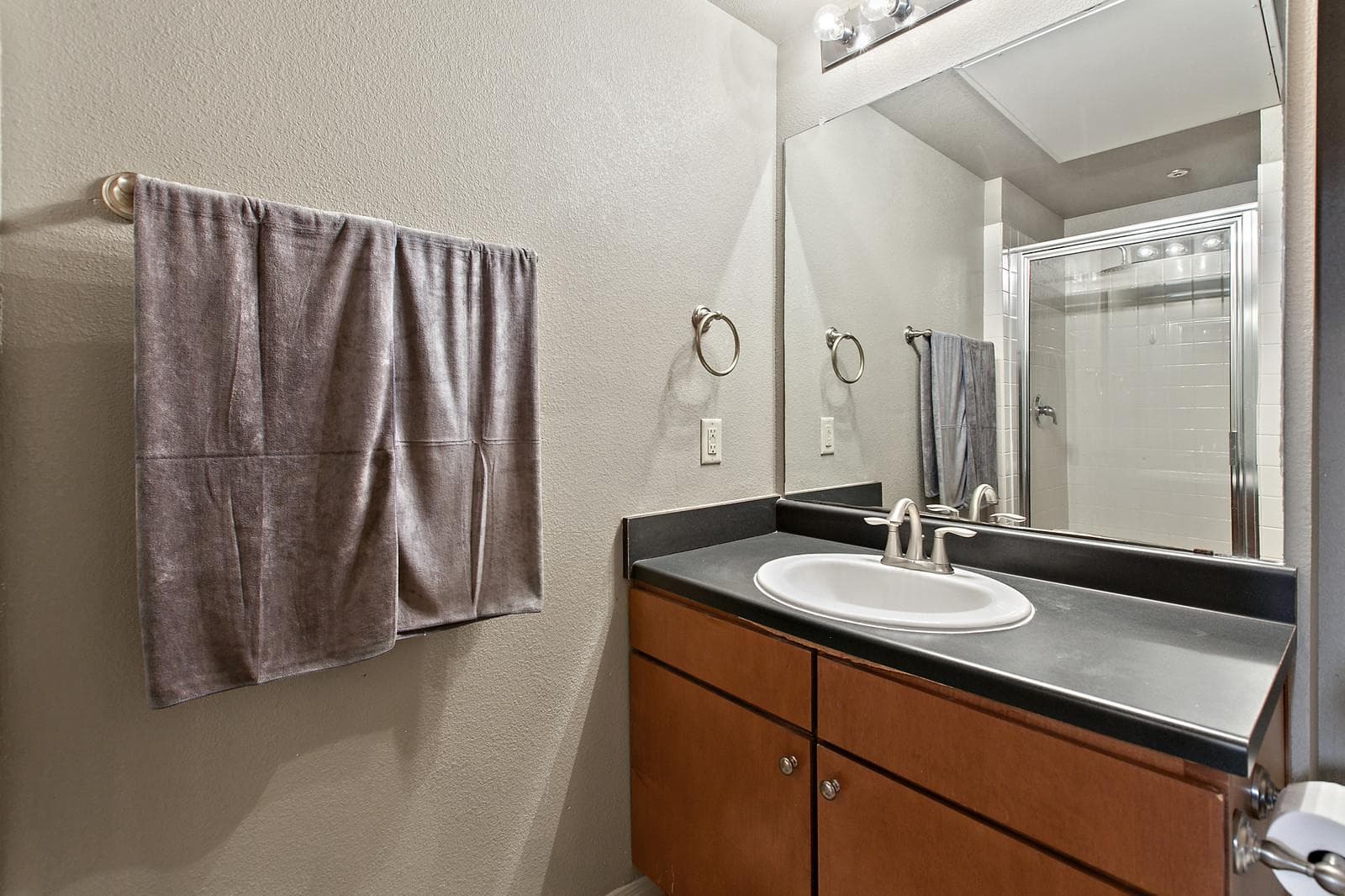 2515 Pearl None #106