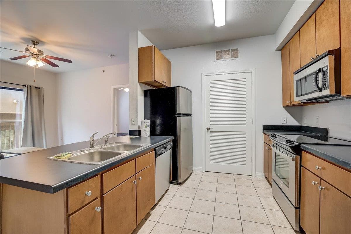 2515 Pearl None #212