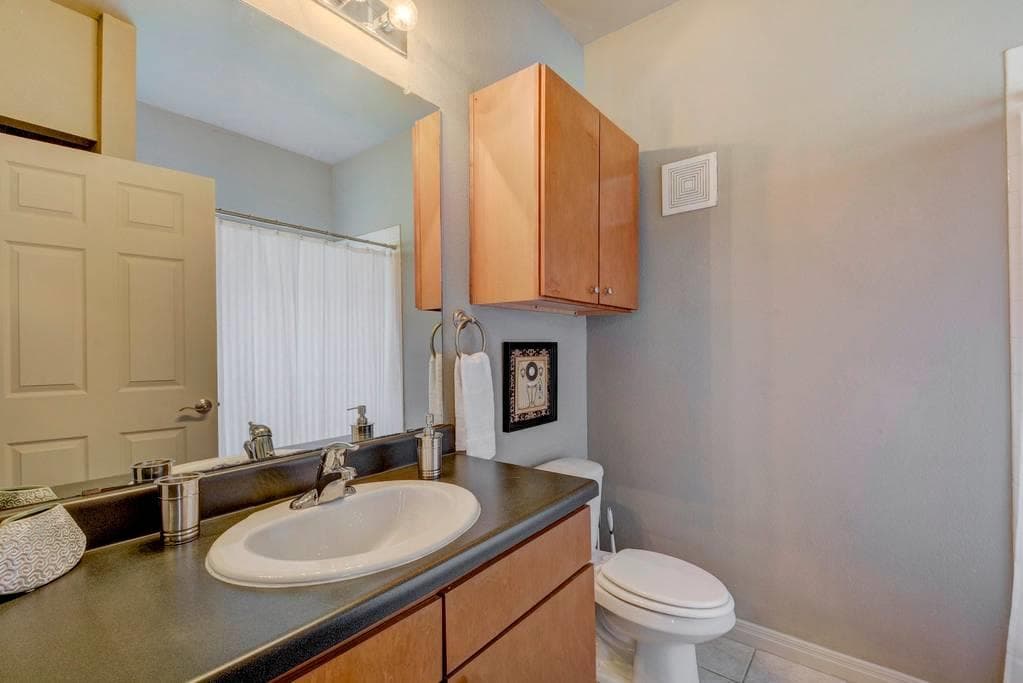 2515 Pearl None #602