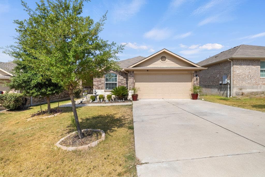 5920 Montrelia Dr