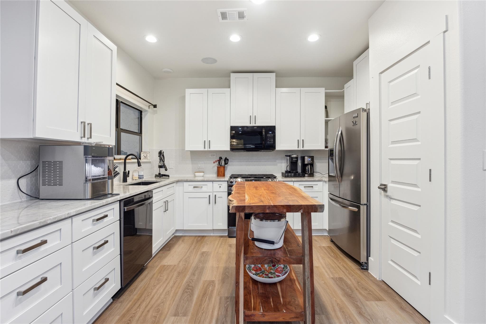 3404 American Dr. Dr #1099