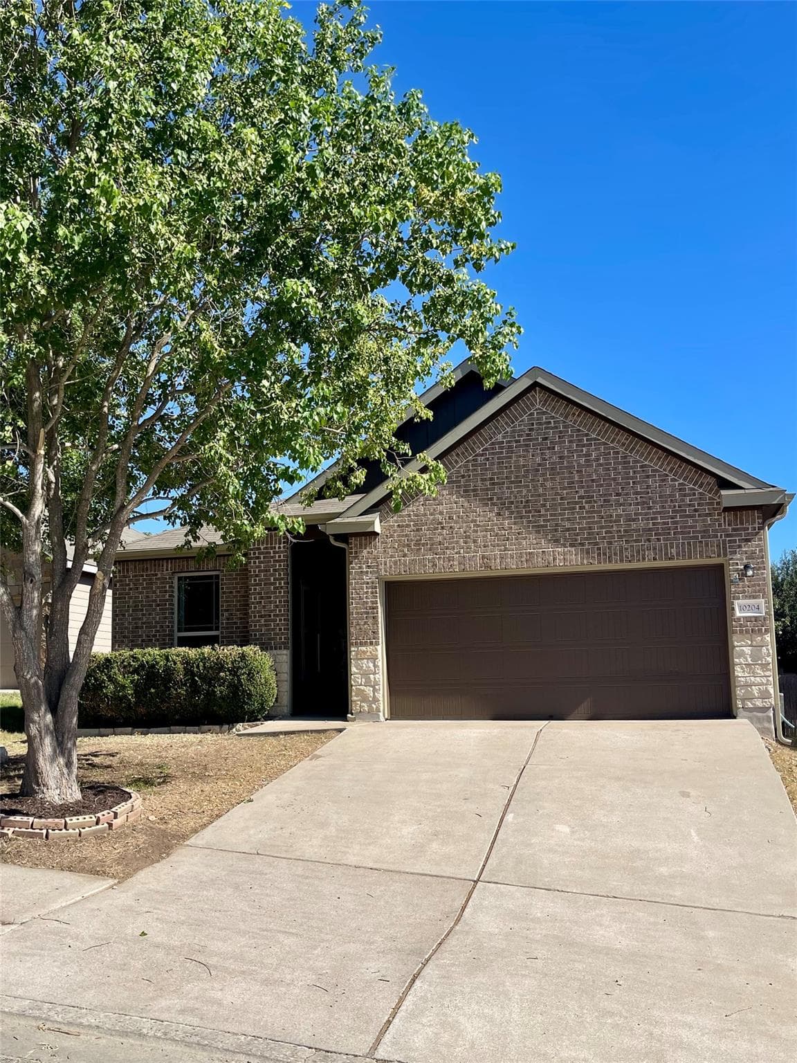 10204 Pinnacle Crest Loop