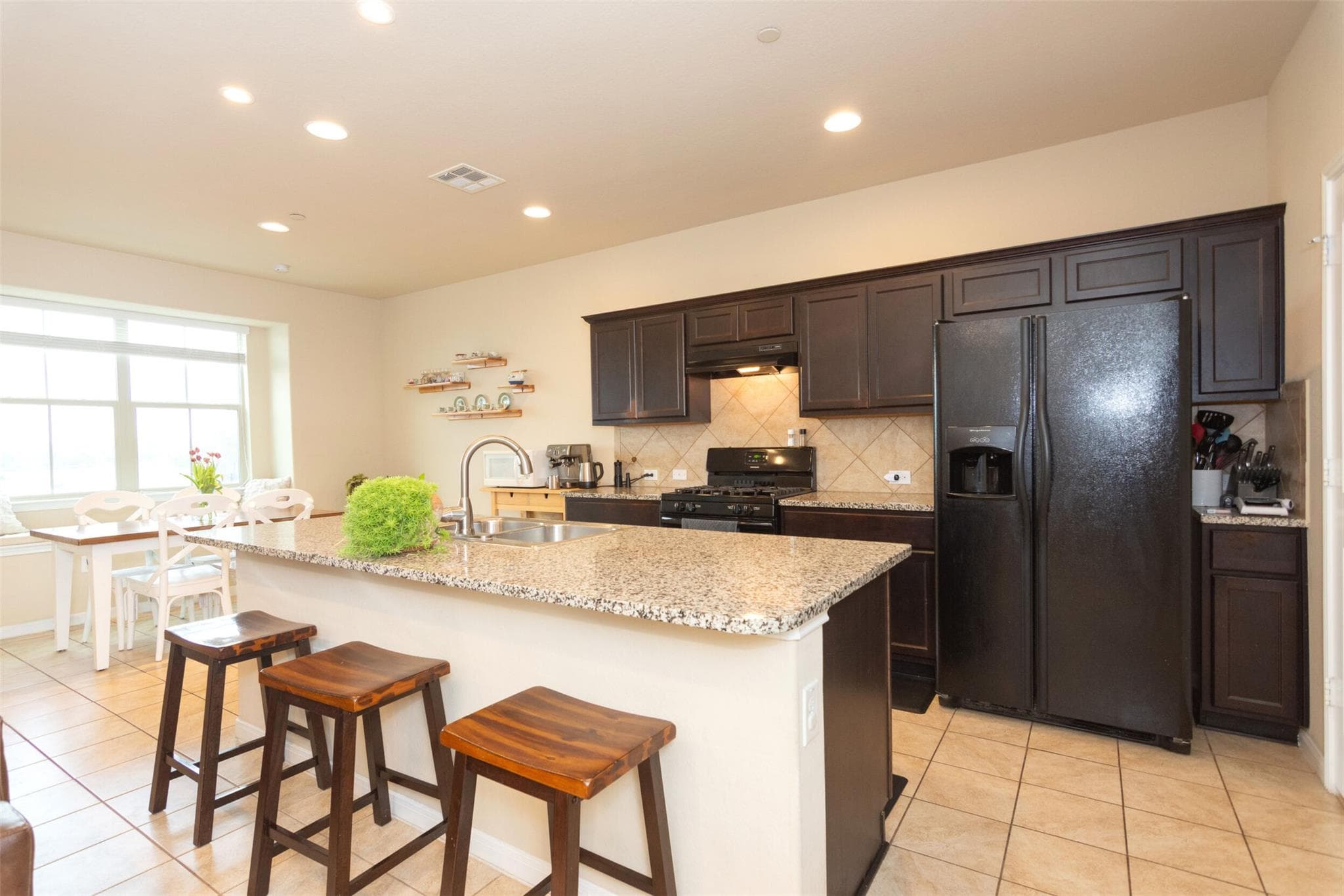 2880 Donnell Dr #2203