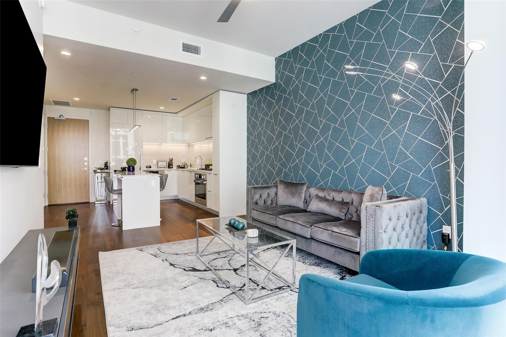44 E Avenue Ave #1502