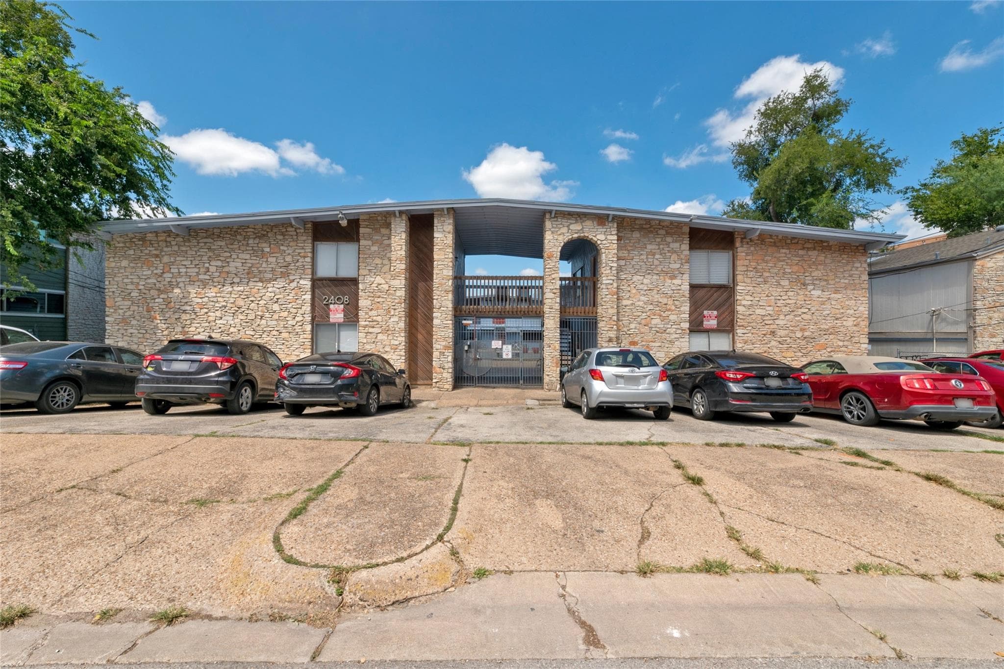 2408 Longview St #113