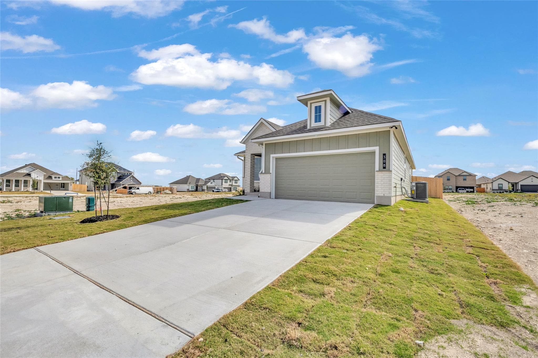 308 Boatright Blvd