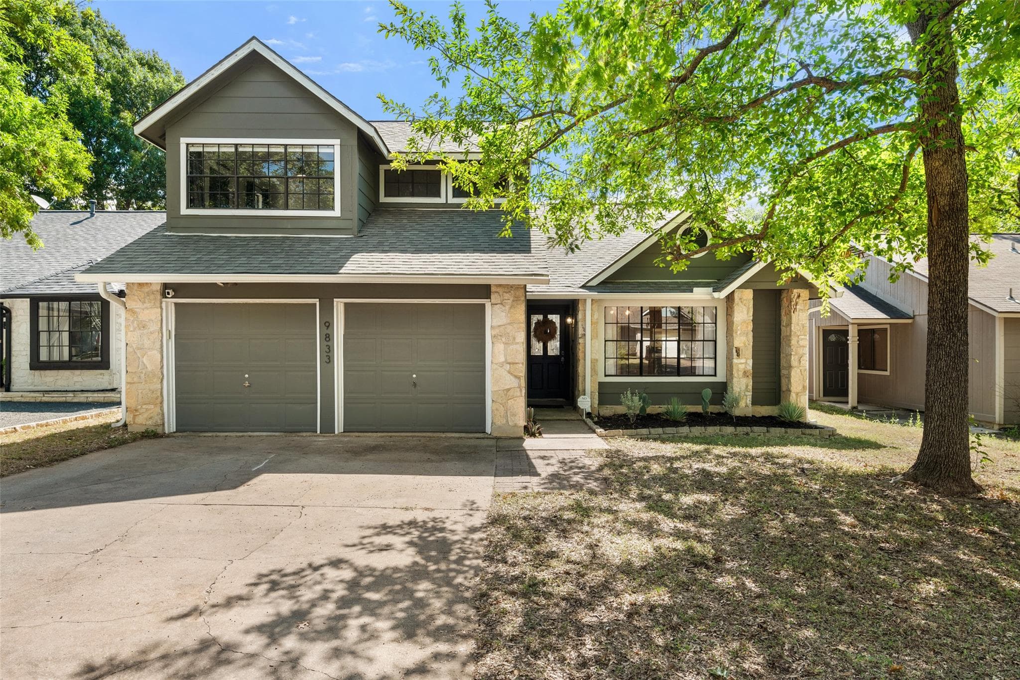 9833 Briar Ridge Dr