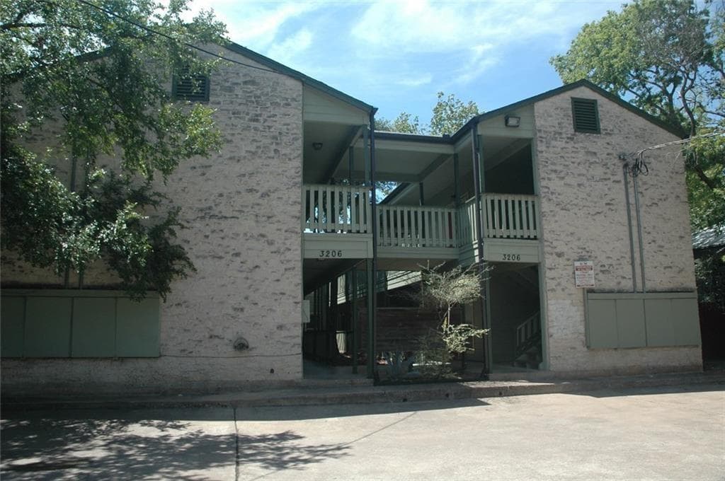 3206 King St #202