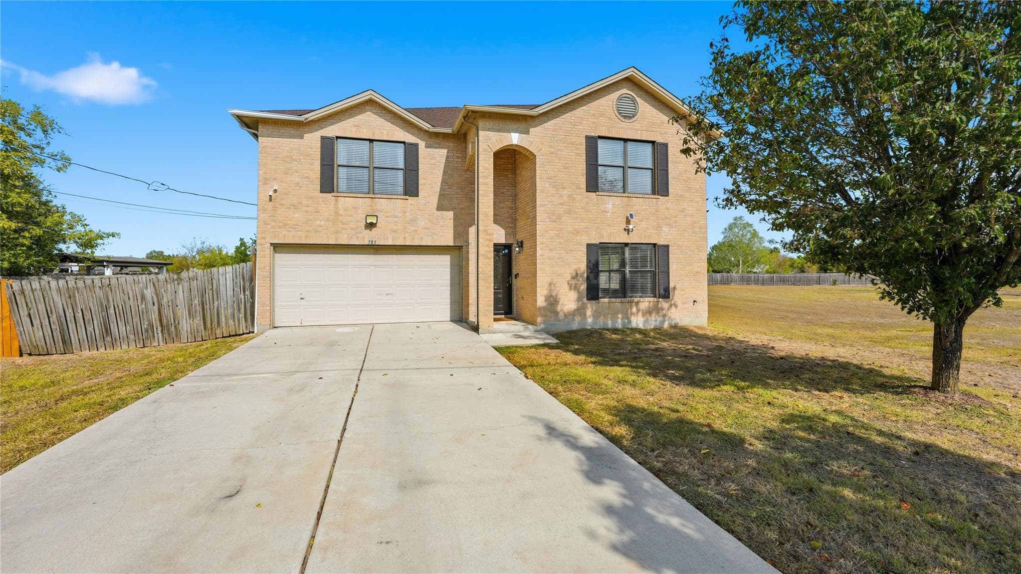 585 Siebert Dr