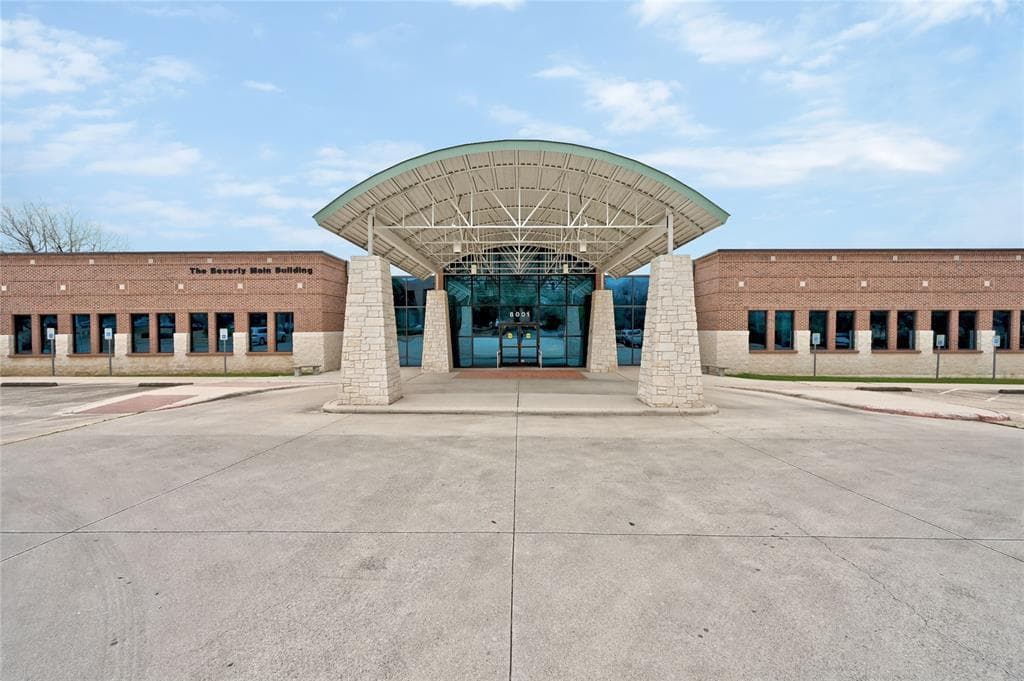 8001 Centre Park Dr #120