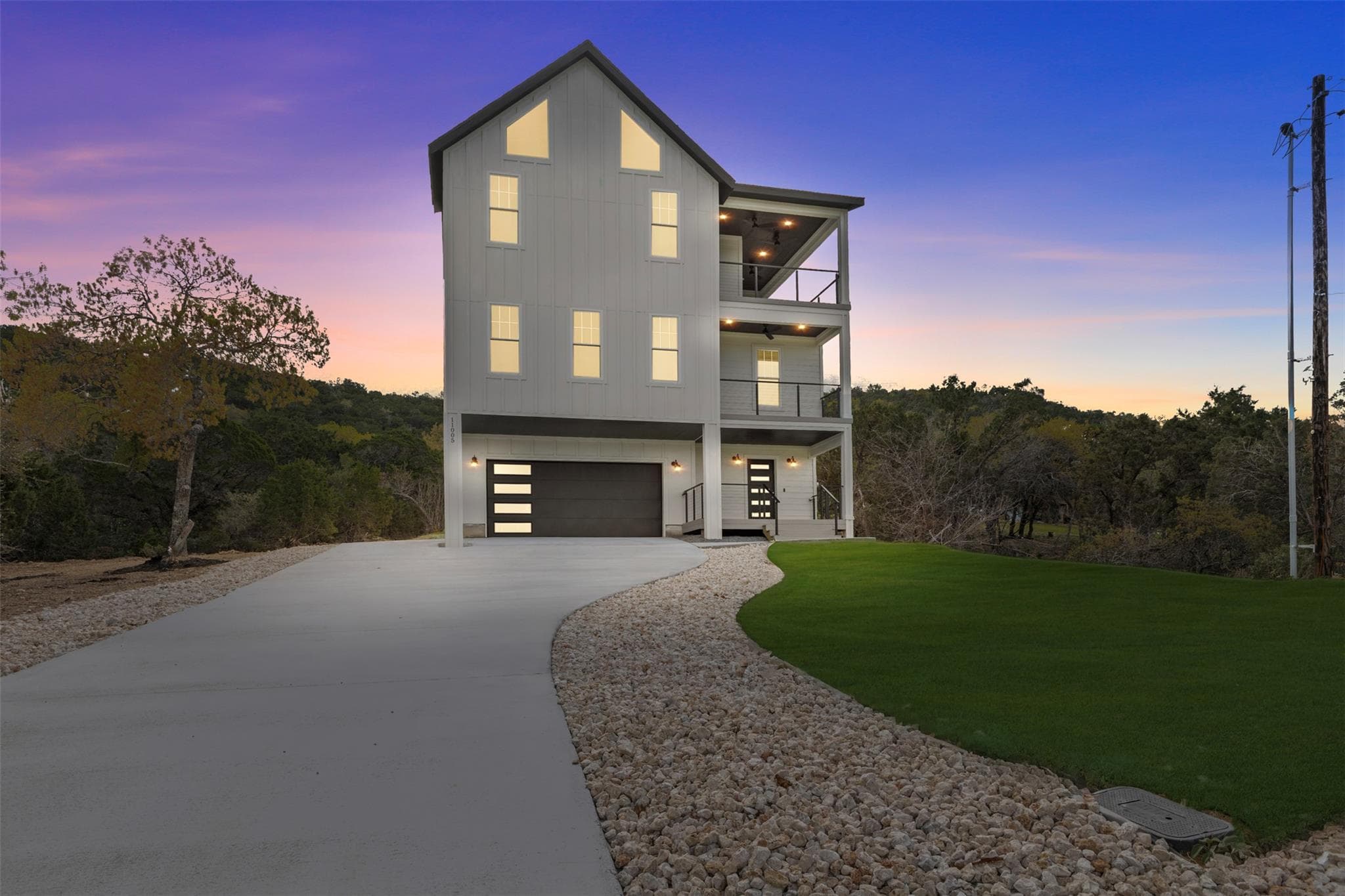 11005 Beach Rd