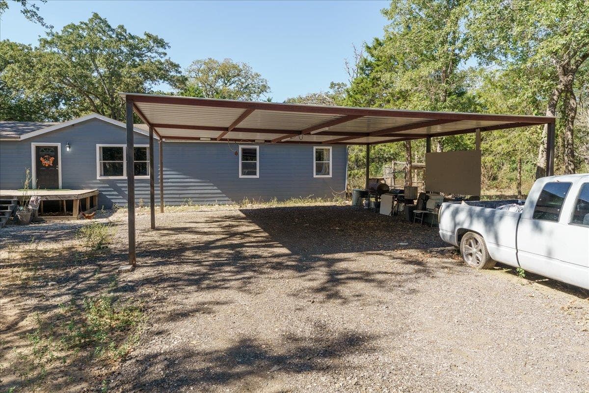 144 Rocky Ln