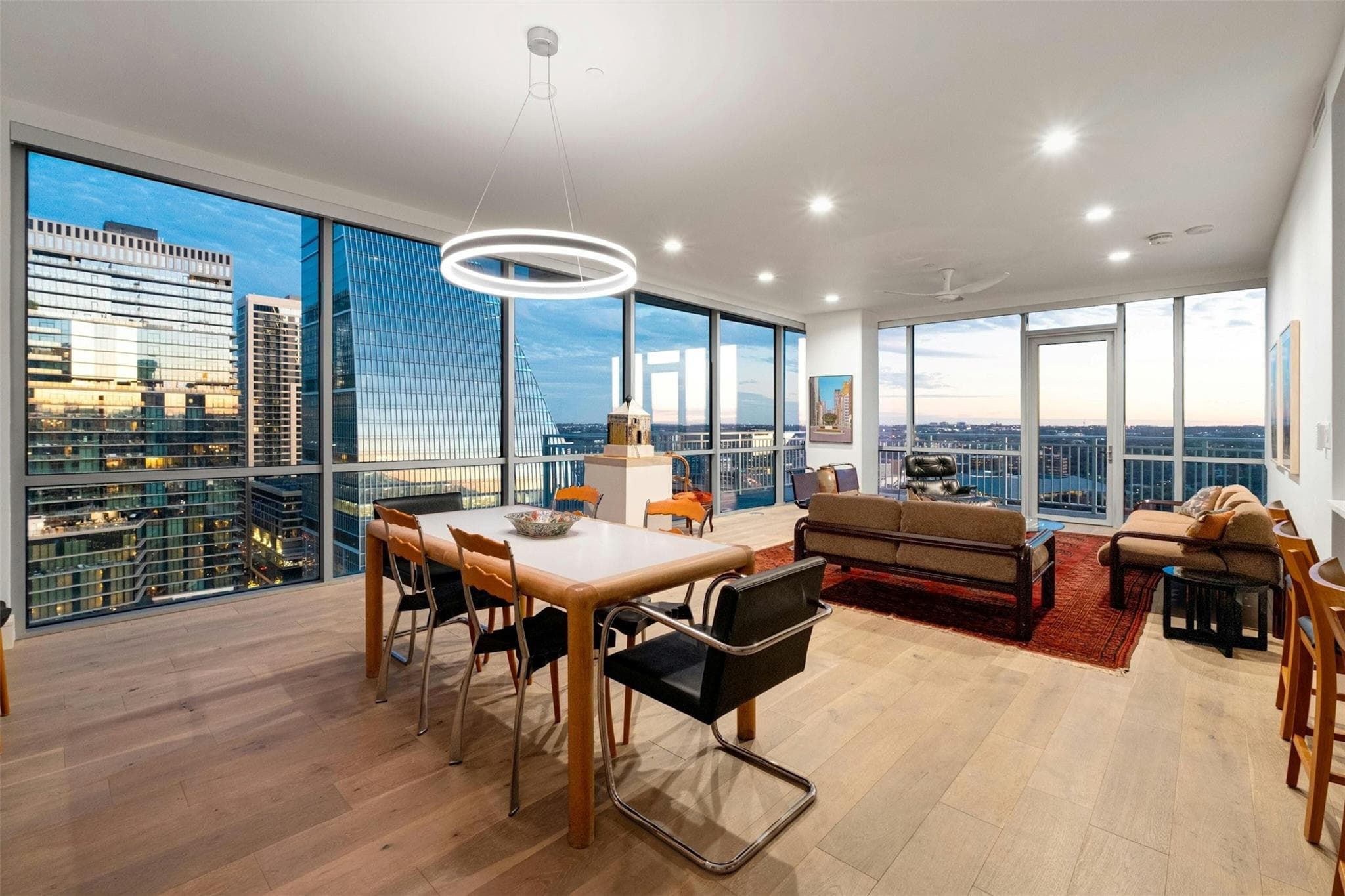 222 West Ave #2201