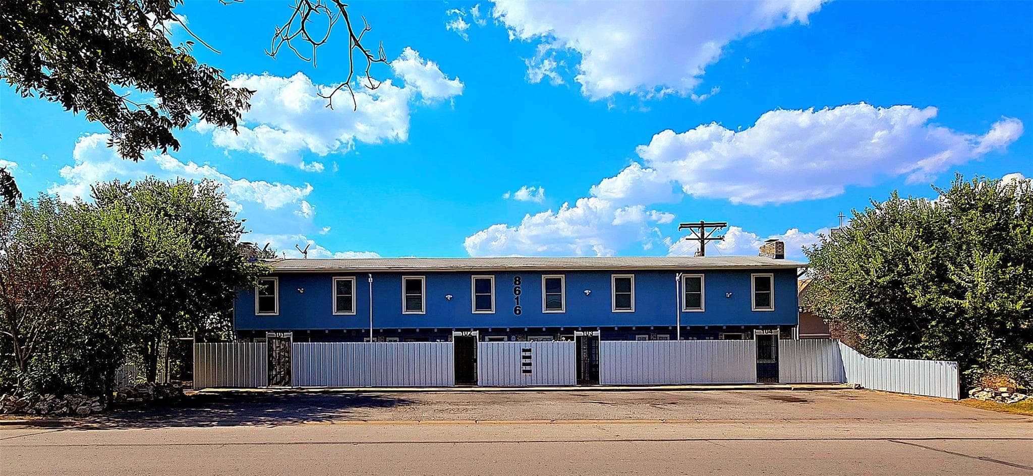 8616 Putnam Dr
