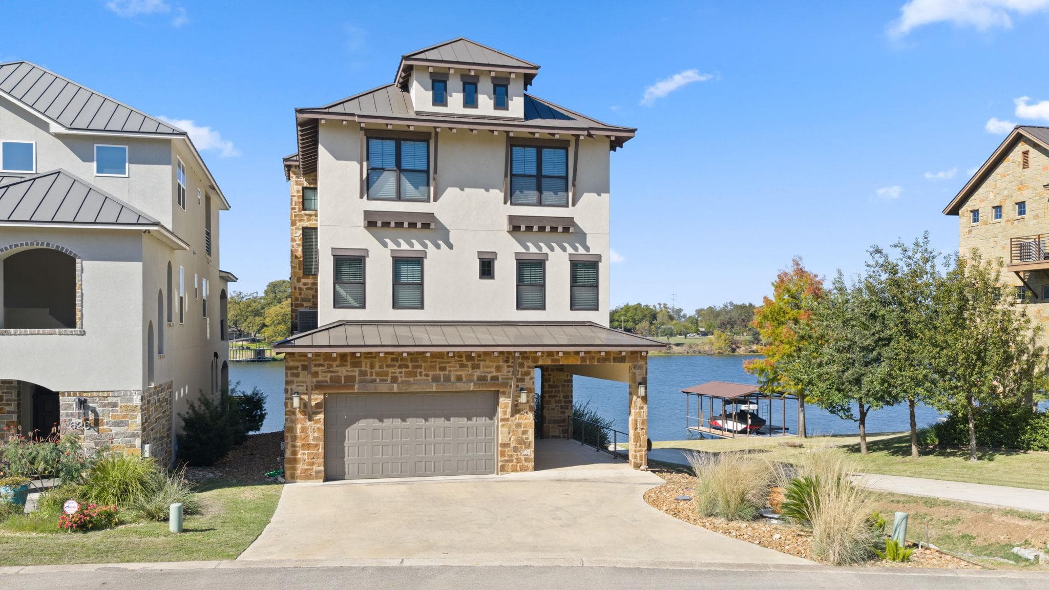 624 Waterside Dr