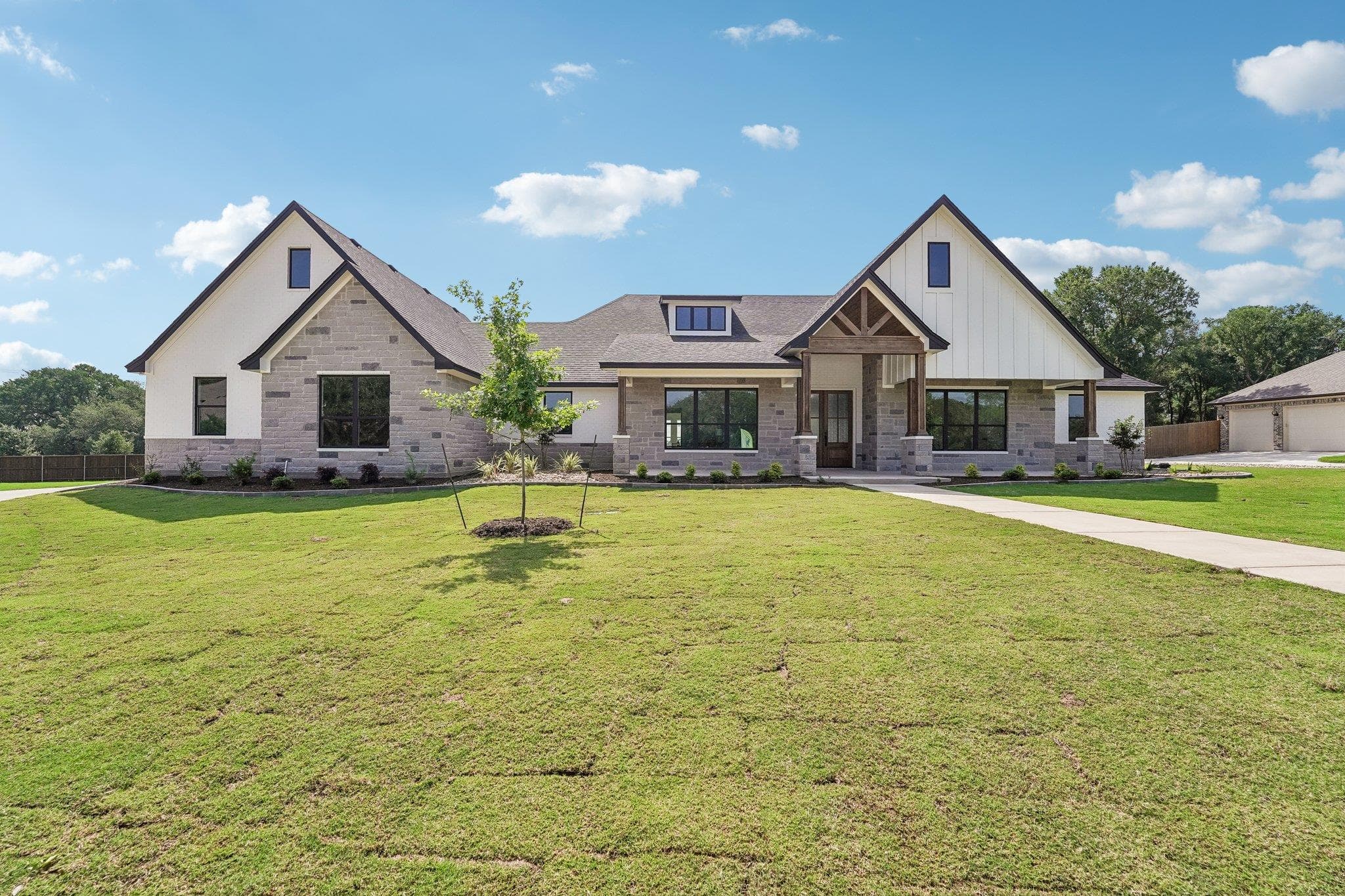1284 Ambrose Dr