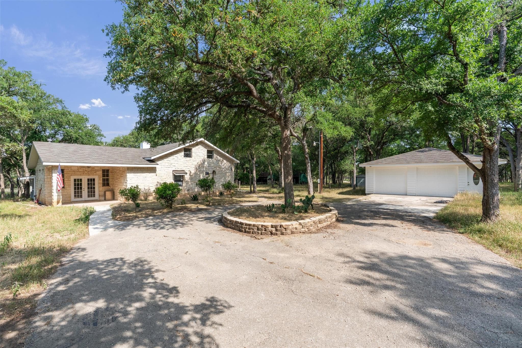 601 Deertrail Dr