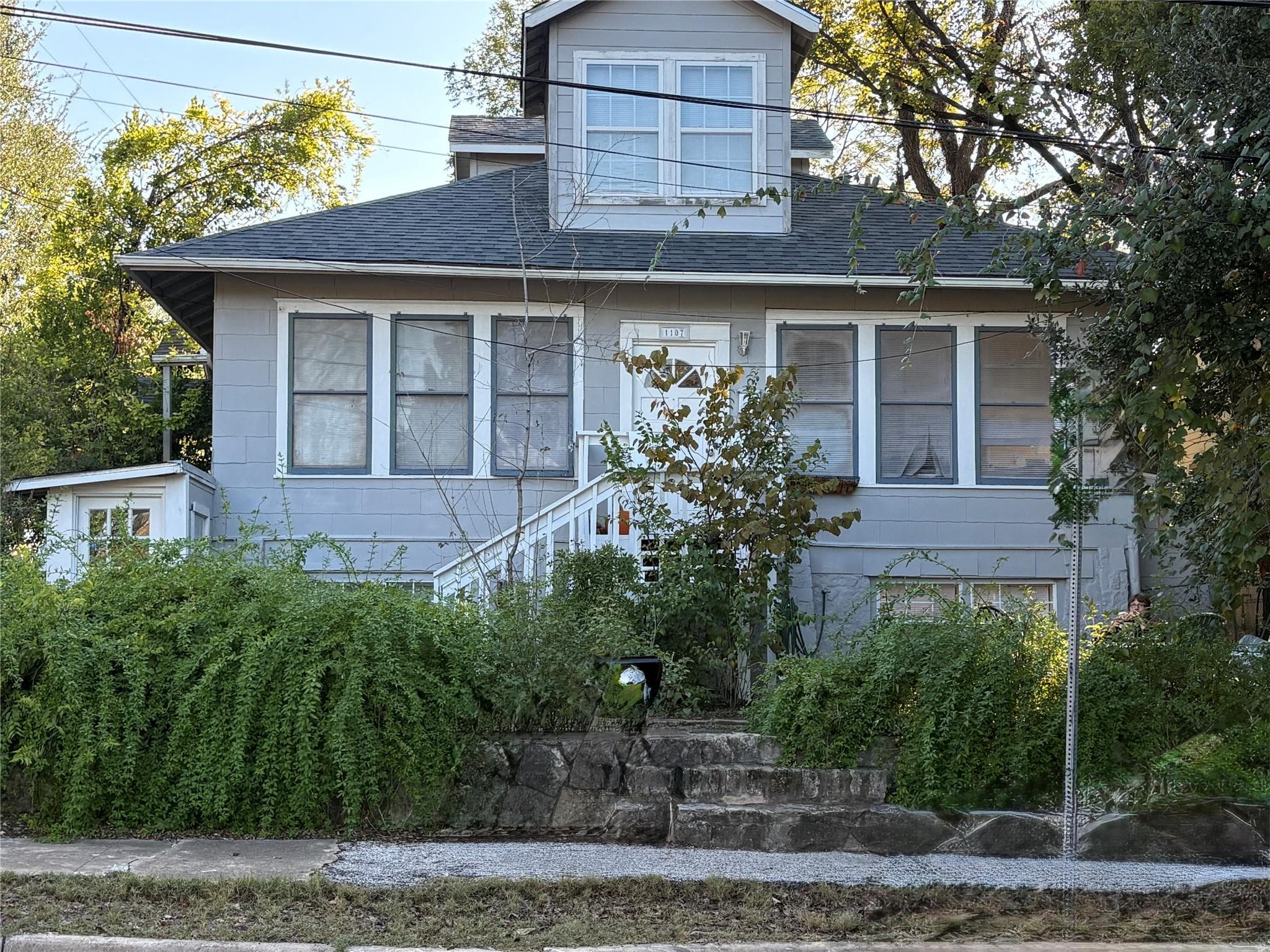 1107#A W 22nd St W #A