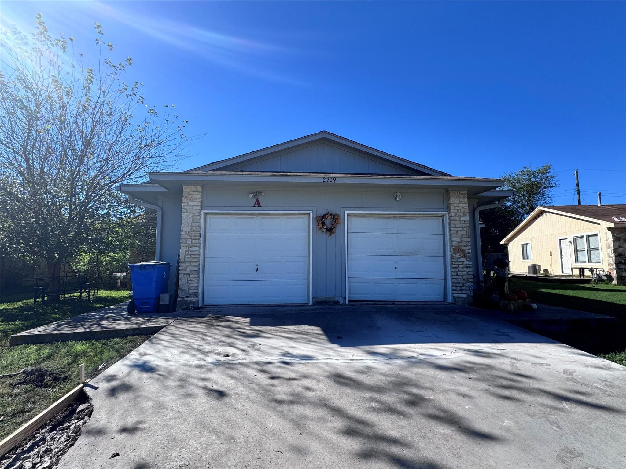2709 Sunny Ln