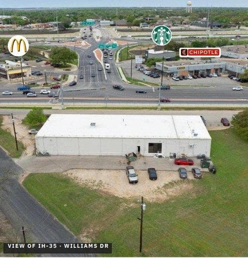 901 N Austin Ave